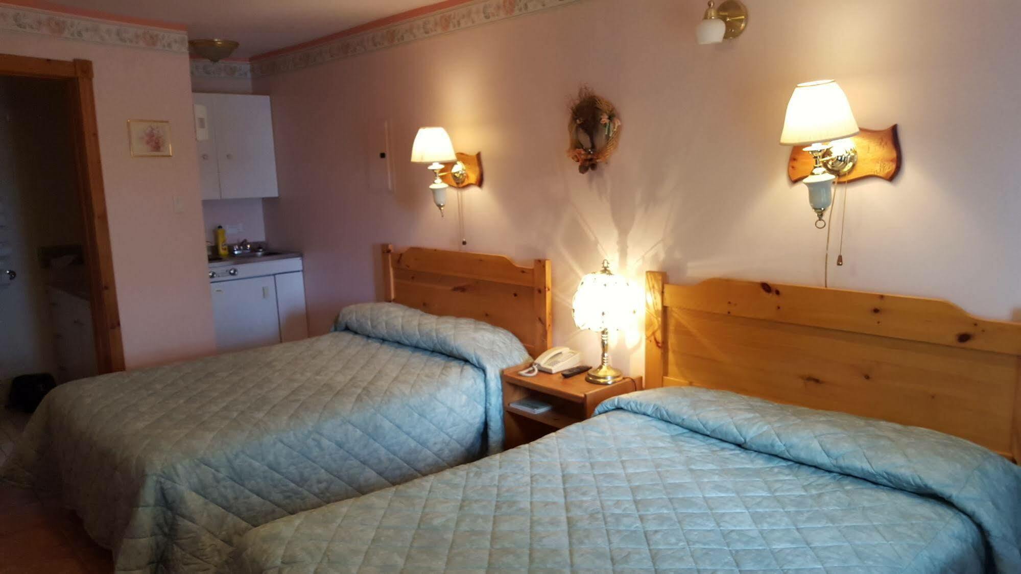 Motel Cote Rivière-du-Loup Eksteriør bilde